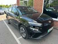 Second-hand Hyundai Kona SE 100 kW (136 CP) 2022 Negru SUV