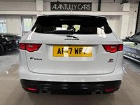 Begagnad Jaguar F-Pace S 380 HK (279 kW) 2017 Vit SUV