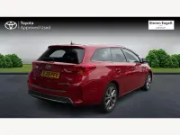 Used Toyota Auris Hybrid 2015 Red Estate