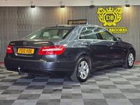 Gebraucht Mercedes E220 SE 170 PS (125 kW) 2012 Grau Limousine