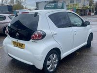 Used Toyota Aygo Style 68 HP (50 kW) 2013 White Hatchback