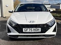 New Hyundai i20 Premium 101 HP (74 kW) 2025 White Hatchback