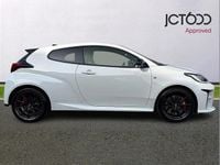 Used Toyota Yaris 257 HP (189 kW) 2021 White Hatchback