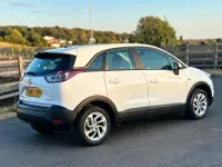 Used Vauxhall Crossland X S 99 HP (72 kW) 2017 White SUV
