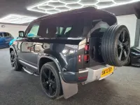 Used Land Rover Defender HSE 250 HP (183 kW) 2023 Black SUV