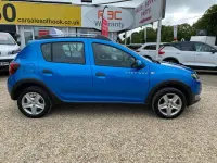 Used Dacia Sandero Lauréate 90 HP (66 kW) 2014 Blue Hatchback