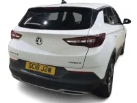 Used Vauxhall Grandland X Sport 120 HP (88 kW) 2018 White SUV