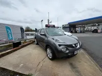Usado Nissan Juke Acenta 110 HP (80 kW) 2017 Cinzento SUV