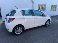Used Toyota Yaris 99 HP (72 kW) 2012 White Hatchback