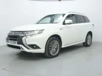 Used Mitsubishi Outlander P-HEV 2021 White SUV