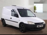 Used Vauxhall Combo 75 HP (55 kW) 2007 White MPV