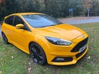 Used Ford Focus ST 185 HP (136 kW) 2018 Orange Hatchback