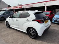 Usado Toyota Yaris Design 116 HP (85 kW) 2021 Branco Citadino