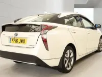 Used Toyota Prius 2016 White Hatchback