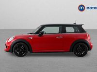 Begagnad Mini Cooper Hatch 136 HK (100 kW) 2018 Röd Halvkombi
