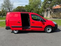 Second-hand Peugeot Partner 2017 Roșu