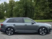 Usado Audi Q7 Black Edition 340 HP (250 kW) 2022 Cinzento SUV