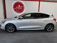 Usado Ford Focus ST-Line 120 HP (88 kW) 2021 Prateado Citadino