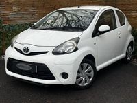 Used Toyota Aygo 67 HP (49 kW) 2013 White Hatchback
