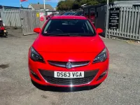 Used Vauxhall Astra SRi 115 HP (84 kW) 2013 Red Hatchback