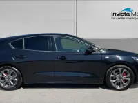 Używany Ford Focus ST-Line 125 KM (91 kW) 2024 Czarny Hatchback