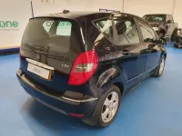Begagnad Mercedes A180 Avantgarde 109 HK (80 kW) 2011 Svart Halvkombi