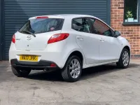 Used Mazda 2 102 HP (75 kW) 2013 White Hatchback