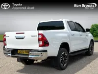 Used Toyota HiLux 201 HP (147 kW) 2023 White Pickup