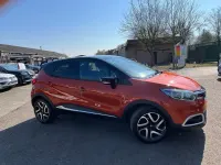 Used Renault Captur Dynamique 90 HP (66 kW) 2015 Orange SUV