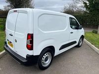 Used Vauxhall Combo 100 kW (136 HP) 2022 White MPV
