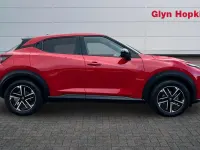 Używany Nissan Juke N-Connecta 2024 Czerwony SUV