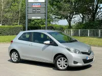 Used Toyota Yaris 90 HP (66 kW) 2012 Silver Hatchback