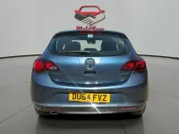 Używany Vauxhall Astra Elite 165 KM (121 kW) 2014 Niebieski Hatchback