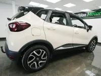 Used Renault Captur Dynamique 90 HP (66 kW) 2017 Cream/black SUV