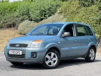Used Ford Fusion Zetec 101 HP (74 kW) 2010 Blue Hatchback