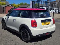 Używany Mini Cooper Hatch 136 KM (100 kW) 2015 Biały Hatchback