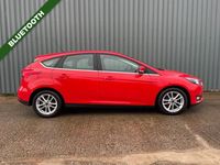Used Ford Focus Zetec 120 HP (88 kW) 2015 Red Hatchback