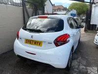 Used Peugeot 208 Allure 82 HP (60 kW) 2017 White Hatchback