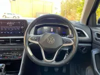 Used VW T-Roc Life 150 HP (110 kW) 2022 Black SUV