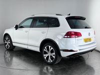 used VW Touareg 3.0 V6 TDI BlueMotion Tech R-Line 5dr Tip Auto