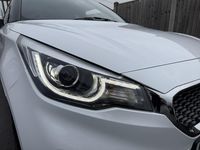 Used MG MG3 Excite 106 HP (77 kW) 2018 White Hatchback
