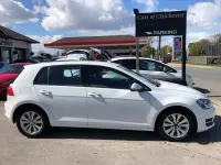 Używany VW Golf VII SE 122 KM (89 kW) 2014 Biały Hatchback
