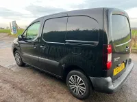 Used Citroën Berlingo 100 HP (73 kW) 2017 Black MPV