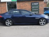 Używany Jaguar XE R-Sport 240 KM (176 kW) 2016 Niebieski Sedan/Limuzyna