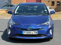 Used Toyota Prius 122 HP (89 kW) 2017 Blue Hatchback