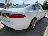 Gebraucht Jaguar XF Portfolio 180 PS (132 kW) 2016 Weiß Limousine