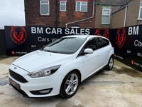 Used Ford Focus Zetec 125 HP (91 kW) 2015 White Hatchback