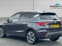 Usado Seat Arona FR Sport 110 CV (80 kW) 2022 Gris SUV