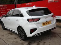 Usado Kia Ceed GT-Line 140 HP (102 kW) 2024 Branco Citadino