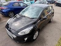 Usado Ford Fiesta Zetec 70 HP (51 kW) 2018 Preto Citadino